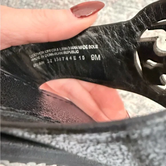 Tory Burch Louisa Black Pebbled Leather Thong Flip Flops Sandals Shoes Size 9 - Picture 8 of 8